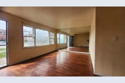 9061 S Parnell Avenue, Chicago, IL 60620 - Photo 5