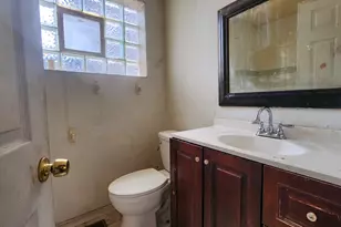 9061 S Parnell Ave, Chicago, IL 60620 - Photo 13