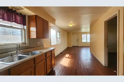 9061 S Parnell Avenue, Chicago, IL 60620 - Photo 11