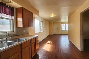9061 S Parnell Ave, Chicago, IL 60620 - Photo 11