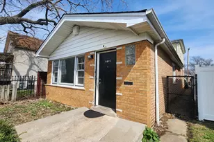 9061 S Parnell Ave, Chicago, IL 60620 - Photo 3