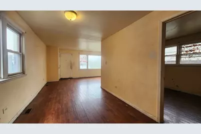 9061 S Parnell Avenue, Chicago, IL 60620 - Photo 9