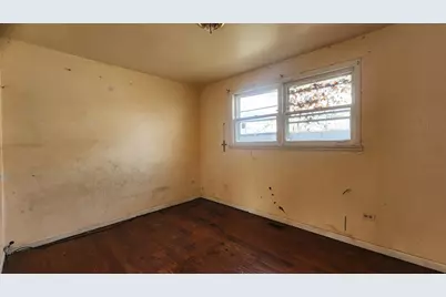 9061 S Parnell Avenue, Chicago, IL 60620 - Photo 17