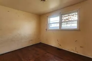 9061 S Parnell Ave, Chicago, IL 60620 - Photo 17