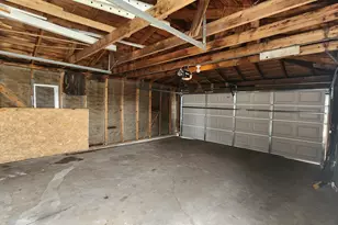 9061 S Parnell Ave, Chicago, IL 60620 - Photo 33