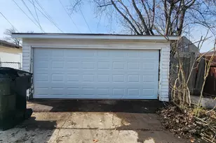 9061 S Parnell Ave, Chicago, IL 60620 - Photo 35