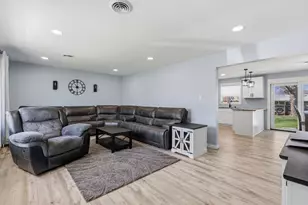 3311 Pinecrest Dr, Joliet, IL 60435 - Photo 9