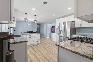3311 Pinecrest Dr, Joliet, IL 60435 - Photo 5