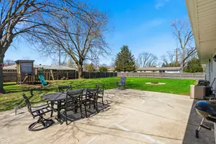 3311 Pinecrest Dr, Joliet, IL 60435 - Photo 37