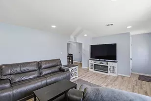 3311 Pinecrest Dr, Joliet, IL 60435 - Photo 11