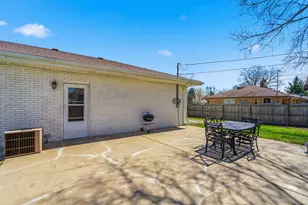 3311 Pinecrest Dr, Joliet, IL 60435 - Photo 39