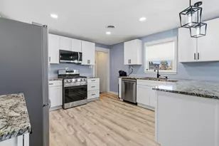 3311 Pinecrest Dr, Joliet, IL 60435 - Photo 3