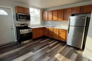 212 E Calhoun St, Woodstock, IL 60098 - Photo 5