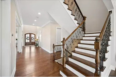 9512 Sayre Avenue, Morton Grove, IL 60053 - Photo 5