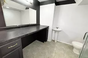 1373 Greenbrook Ct, Hanover Park, IL 60133 - Photo 15