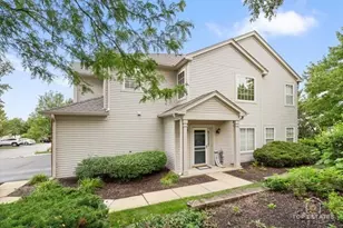 452 Jamestown Ct, Aurora, IL 60502 - Photo 1