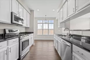 702 N Keystone Ln, Vernon Hills, IL 60061 - Photo 3