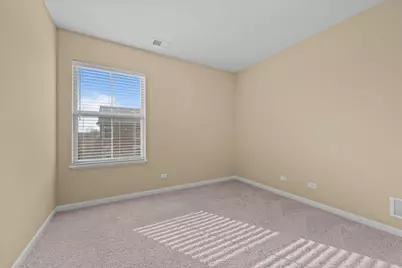 702 N Keystone Lane, Vernon Hills, IL 60061 - Photo 11