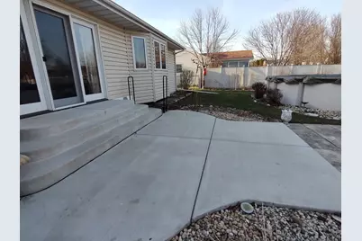 503 Royal Avenue, Belvidere, IL 61008 - Photo 3