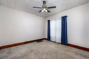 216 W 10th St, Streator, IL 61364 - Photo 11