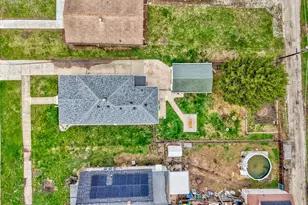 216 W 10th St, Streator, IL 61364 - Photo 7