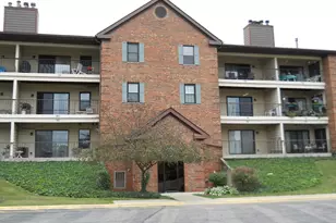 631 Hapsfield Ln, Buffalo Grove, IL 60089 - Photo 1