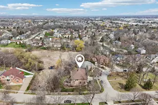 988 Danielson Ct, Gurnee, IL 60031 - Photo 3