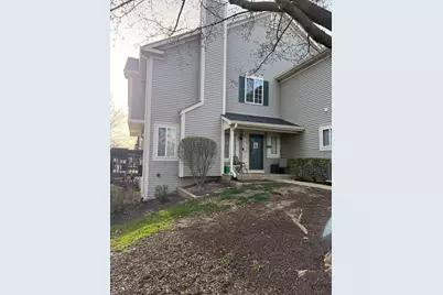 19 Windsor Circle #B, South Elgin, IL 60177 - Photo 1