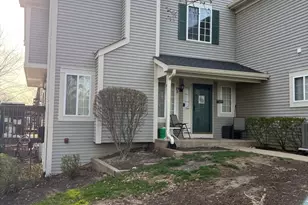 19 Windsor Cir, South Elgin, IL 60177 - Photo 1