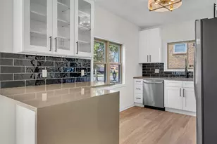 1039 Forest Hill St, Calumet City, IL 60409 - Photo 9