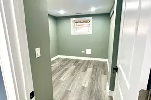 7042 S Eberhart Ave, Chicago, IL 60637 - Photo 19