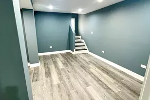 7042 S Eberhart Ave, Chicago, IL 60637 - Photo 17