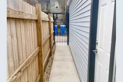 7042 S Eberhart Avenue, Chicago, IL 60637 - Photo 37