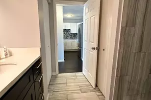 30 E Huron St, Chicago, IL 60611 - Photo 11