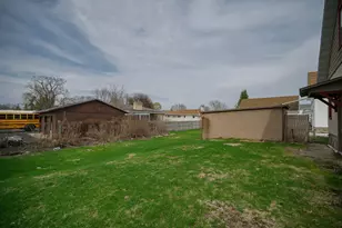 711 Peoria St, Washington, IL 61571 - Photo 27