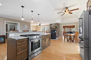 8N999 Corron Rd, Elgin, IL 60124 - Photo 9