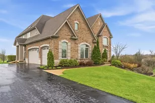 40W701 Willowbrook Ct, Saint Charles, IL 60175 - Photo 3
