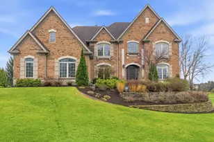 40W701 Willowbrook Ct, Saint Charles, IL 60175 - Photo 1