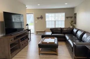 2082 Kathleen Cir, Montgomery, IL 60538 - Photo 3