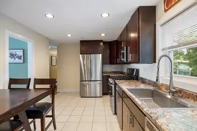 532 Landmeier Road, Elk Grove Village, IL 60007 - Photo 11