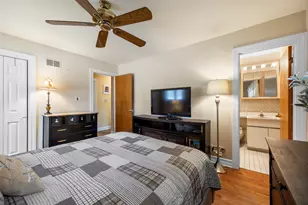 532 Landmeier Rd, Elk Grove Village, IL 60007 - Photo 13