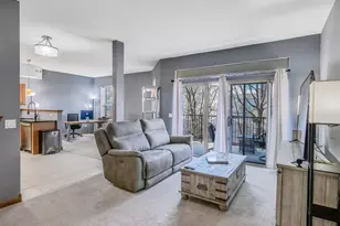 3135 Town Square Dr, Rolling Meadows, IL 60008 - Photo 3