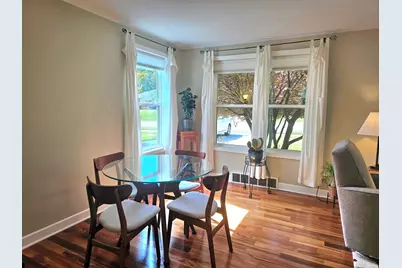 636 E Rockland Road, Libertyville, IL 60048 - Photo 5
