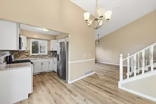 254 Terry Ct, Woodstock, IL 60098 - Photo 7