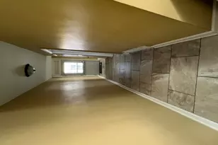 4952 Hull St, Skokie, IL 60077 - Photo 9