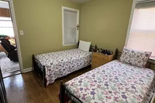 4952 Hull St, Skokie, IL 60077 - Photo 11