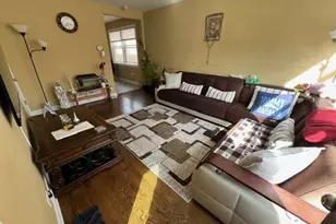 4952 Hull St, Skokie, IL 60077 - Photo 5