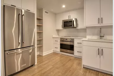 227 E Walton Place #8W, Chicago, IL 60611 - Photo 5
