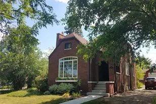 19 W Hattendorf Ave, Roselle, IL 60172 - Photo 1