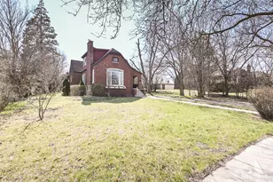 19 W Hattendorf Ave, Roselle, IL 60172 - Photo 5